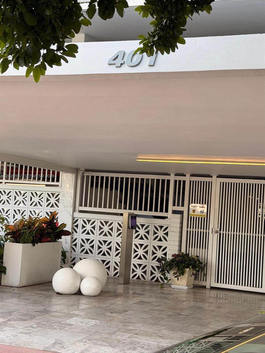 401 Ocean Dr - Photo 1