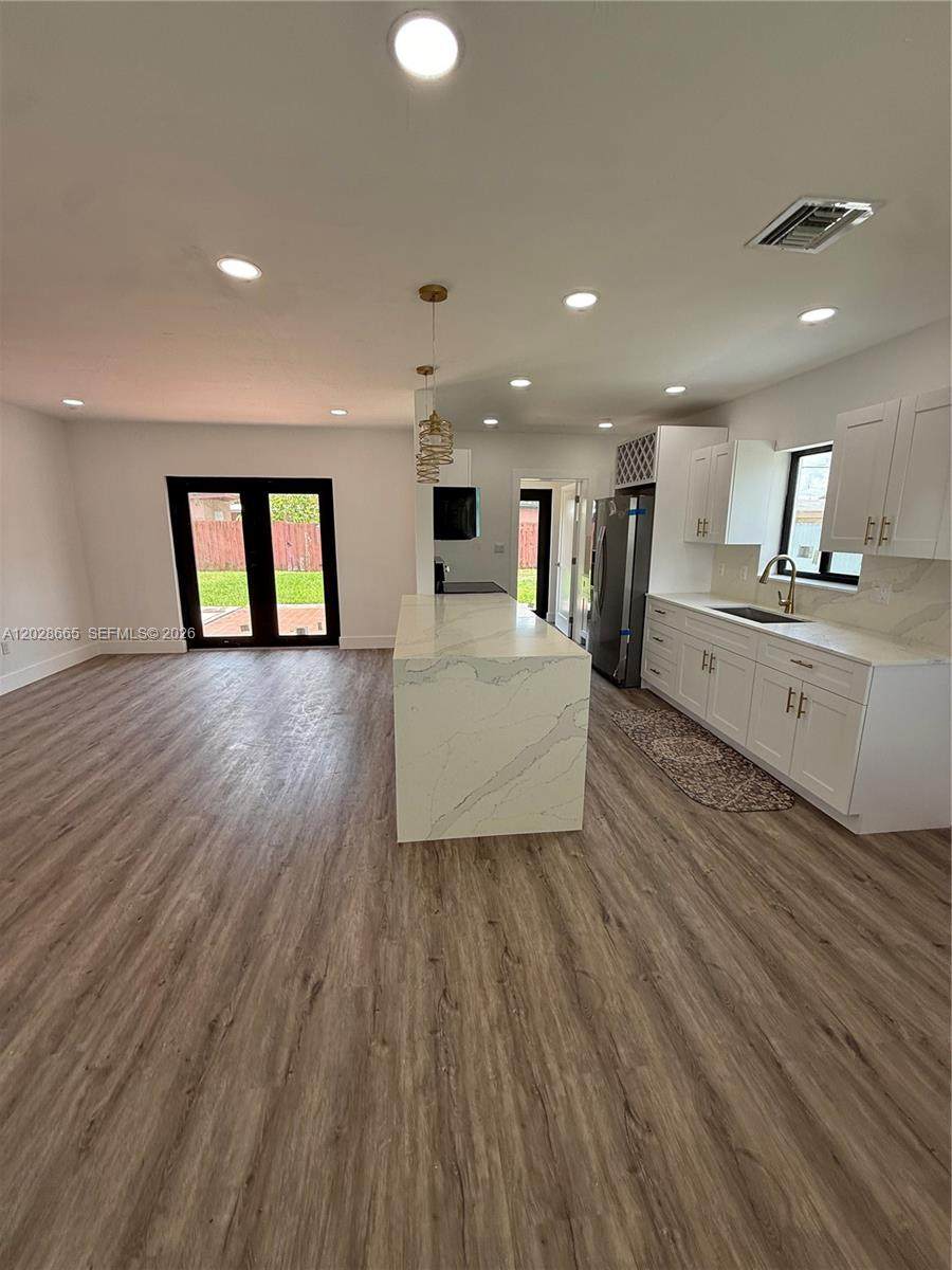 https://bt-photos.global.ssl.fastly.net/miami/1280_boomver_1_A12028665-2.jpg