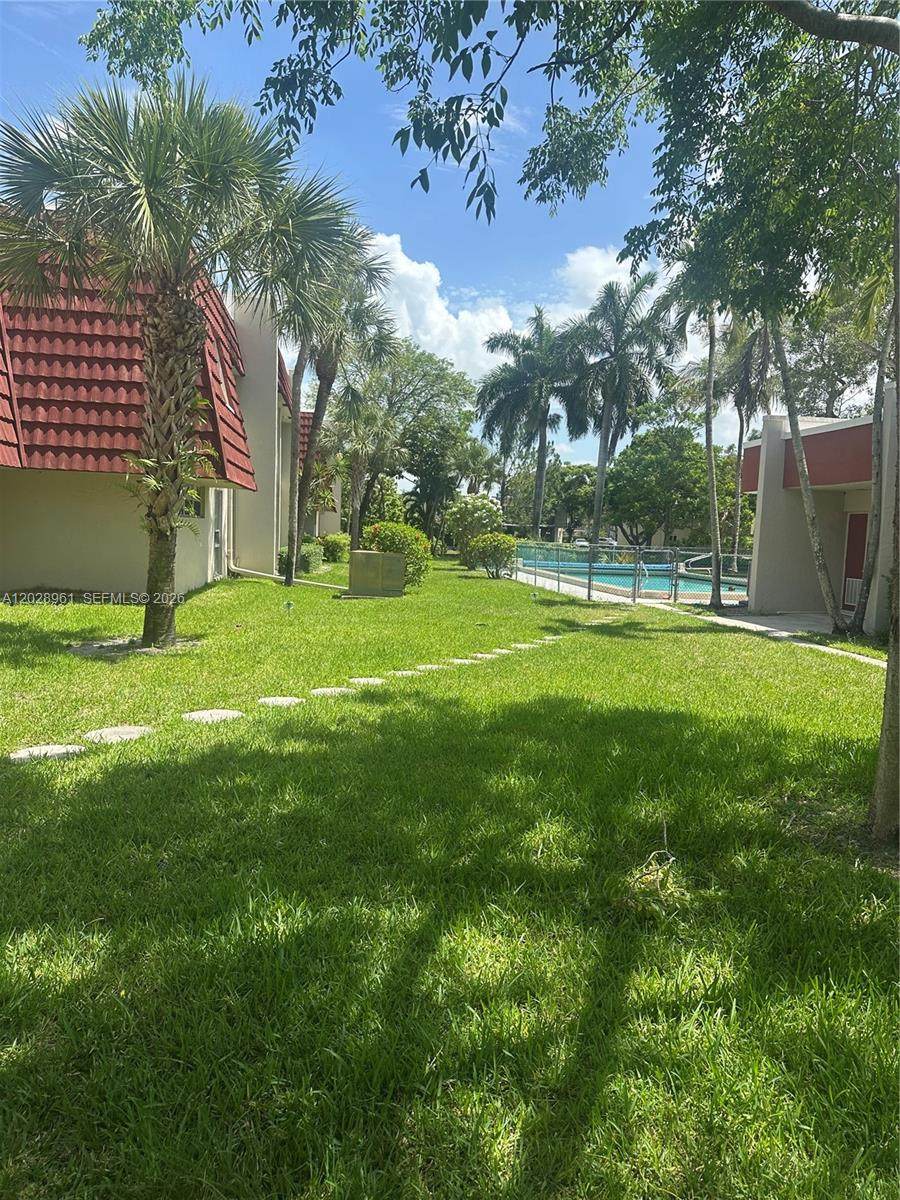 5 Jacaranda Country Club Dr - Photo 1