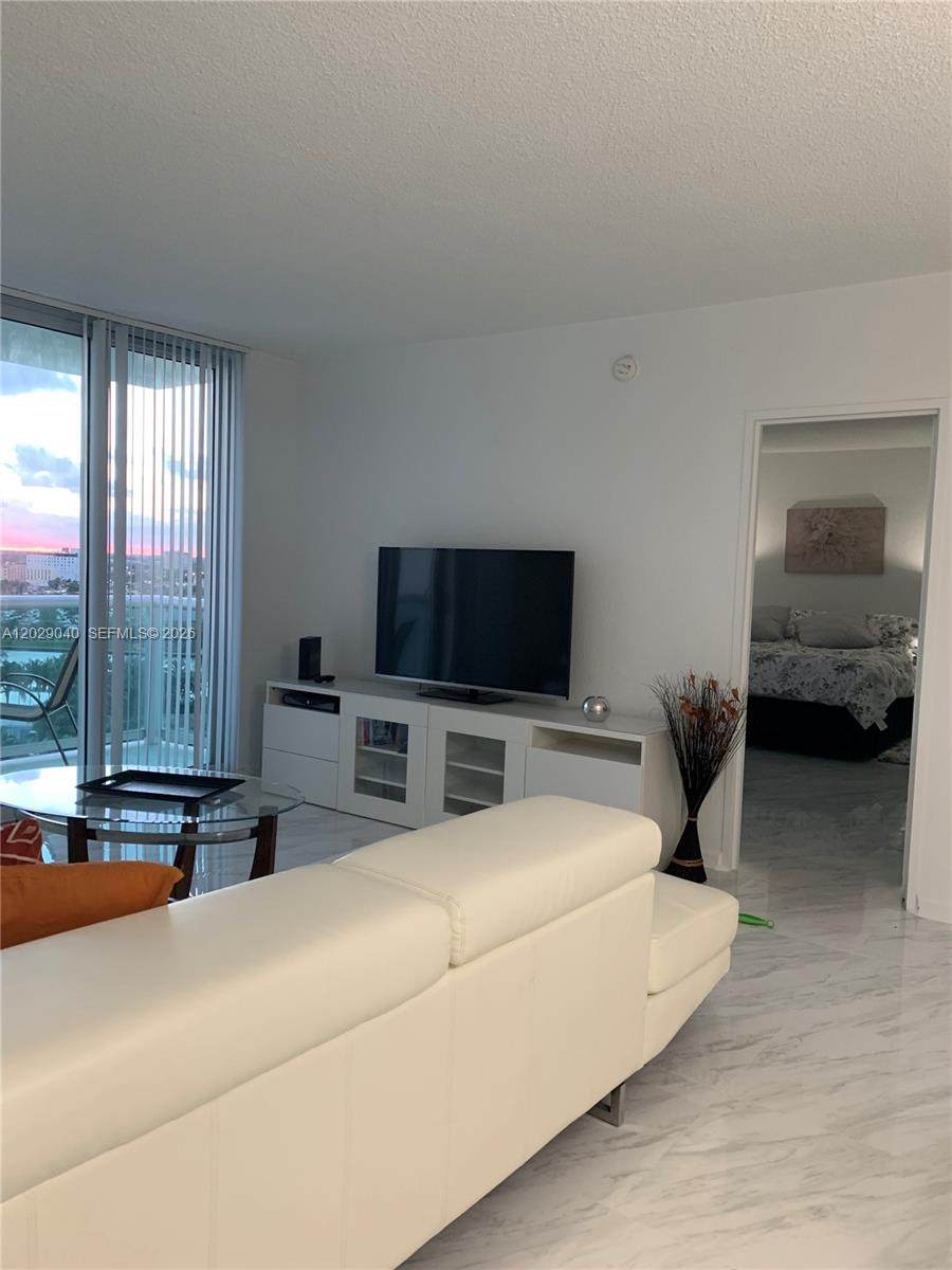 https://bt-photos.global.ssl.fastly.net/miami/orig_boomver_1_A12029040-2.jpg