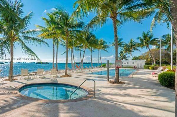 https://bt-photos.global.ssl.fastly.net/miami/orig_boomver_1_A12029110-2.jpg