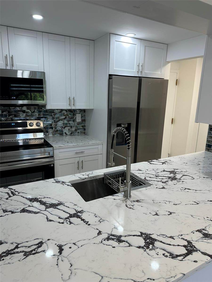 5280 7th St - Photo 1