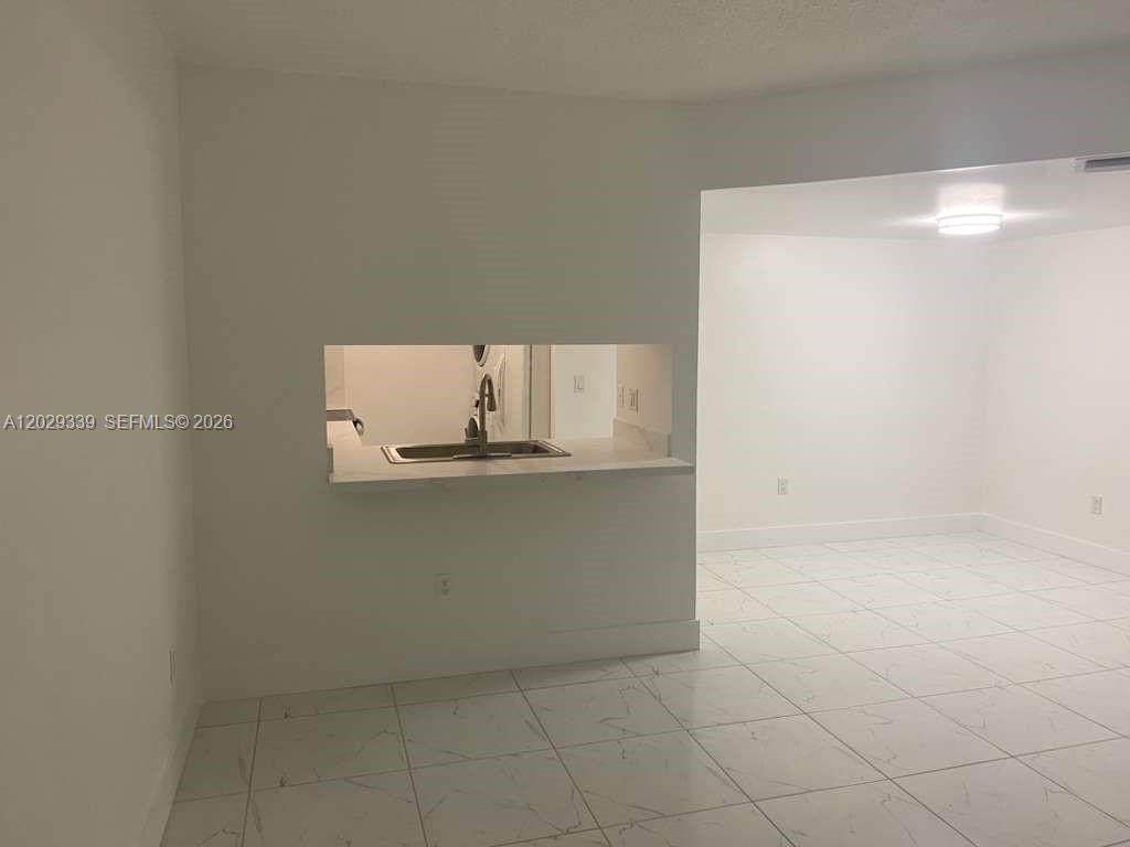 15346 72nd St - Photo 1