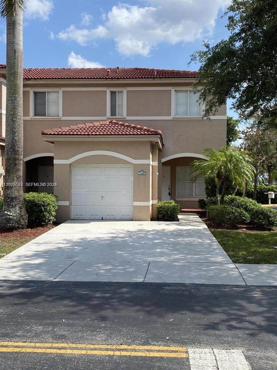 7980 Southwood Cir - Photo 1