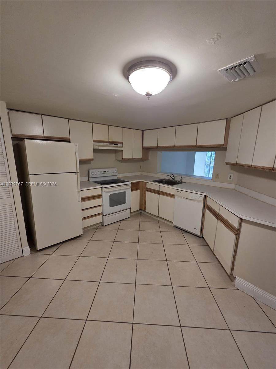 9901 Westview Dr - Photo 1