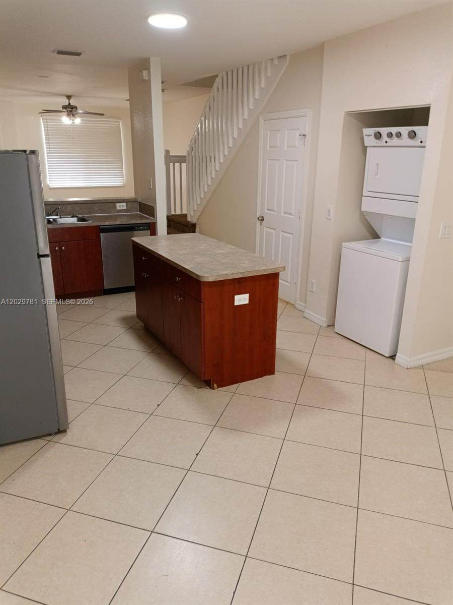 https://bt-photos.global.ssl.fastly.net/miami/orig_boomver_1_A12029781-2.jpg