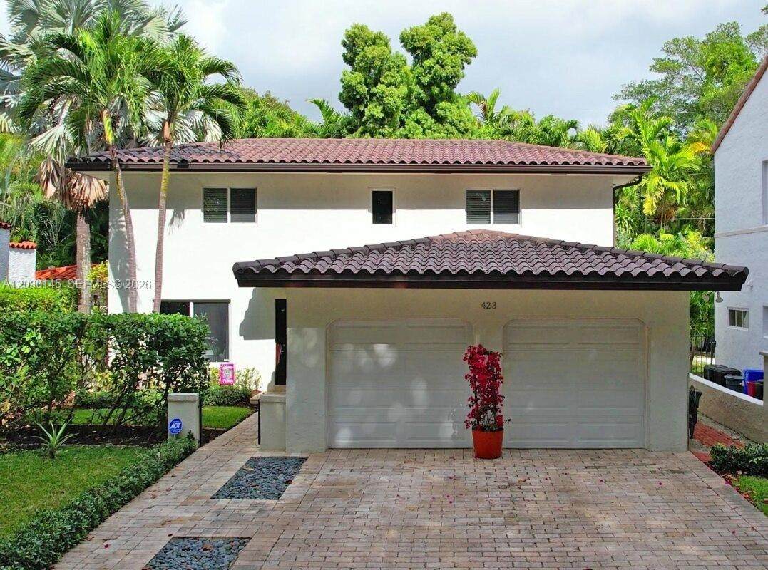 423 Alhambra Cir - Photo 1