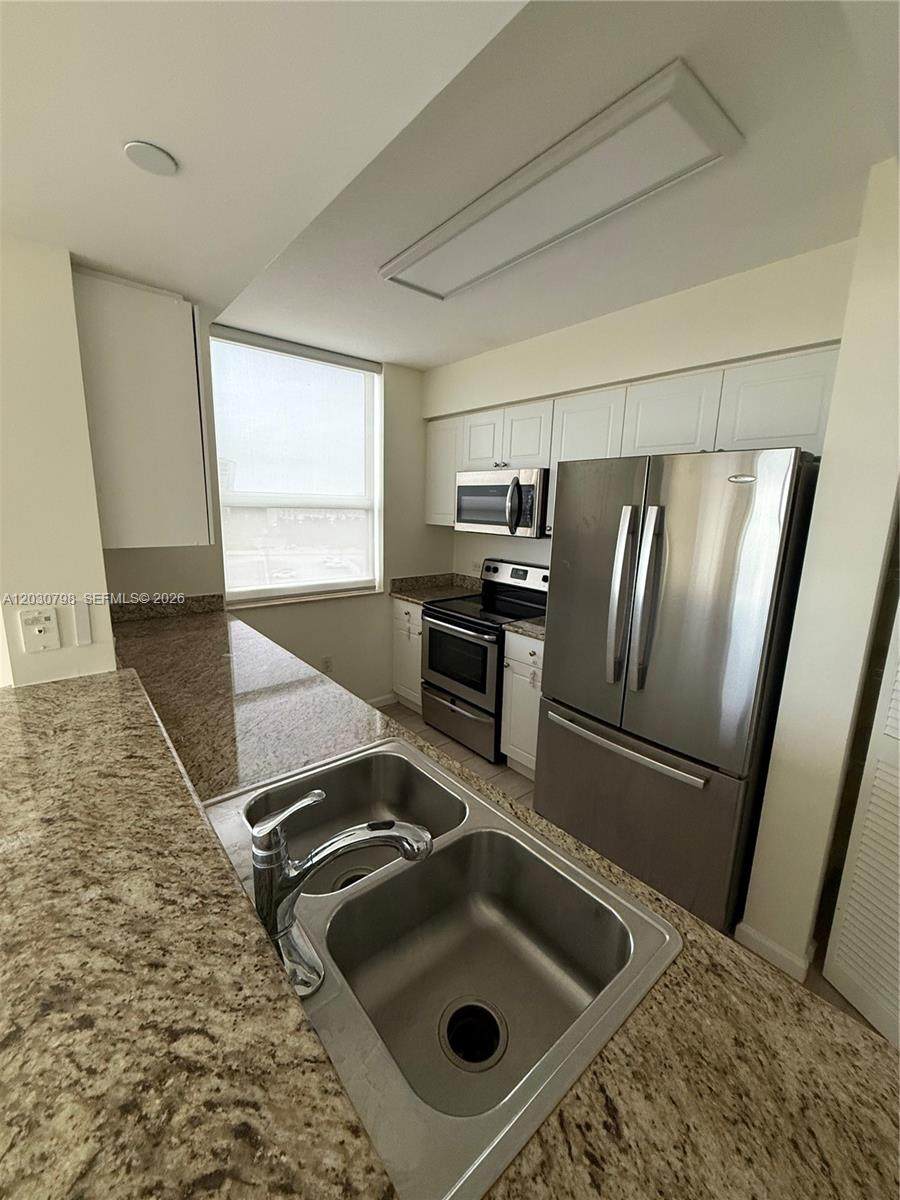 19501 Country Club Dr - Photo 1