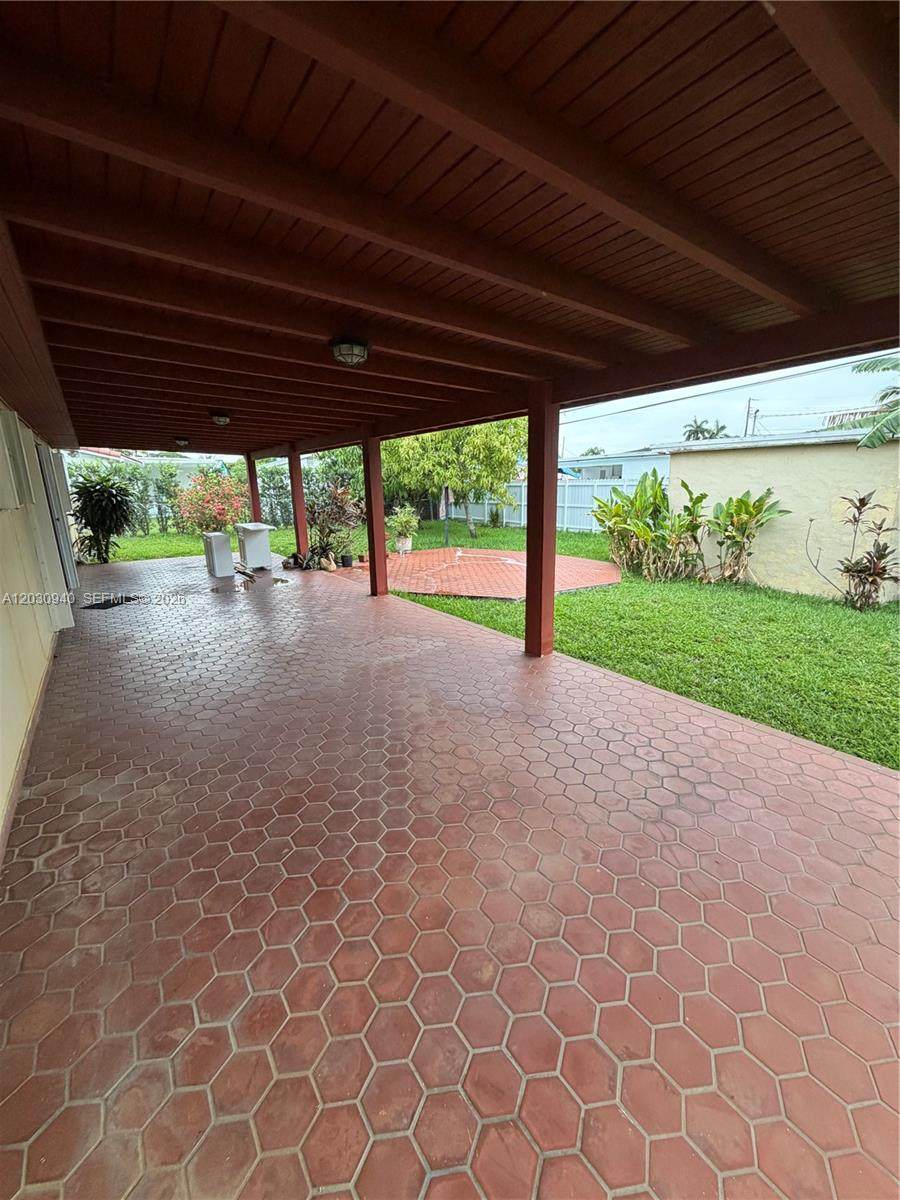 https://bt-photos.global.ssl.fastly.net/miami/1280_boomver_1_A12030940-2.jpg