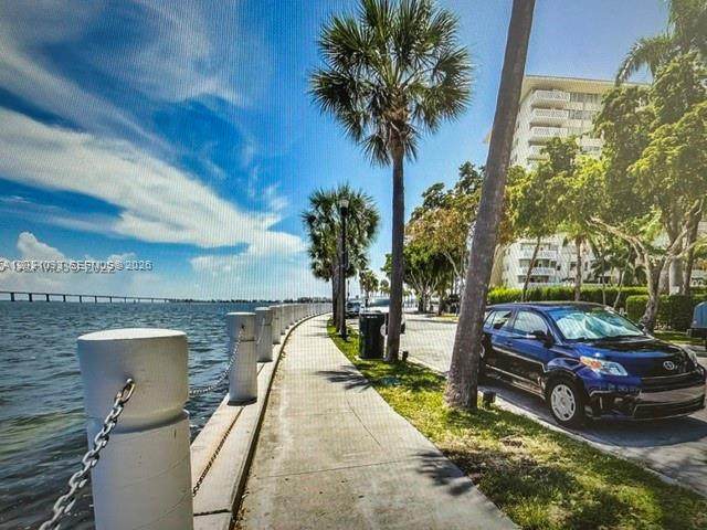 https://bt-photos.global.ssl.fastly.net/miami/orig_boomver_1_A12031093-2.jpg