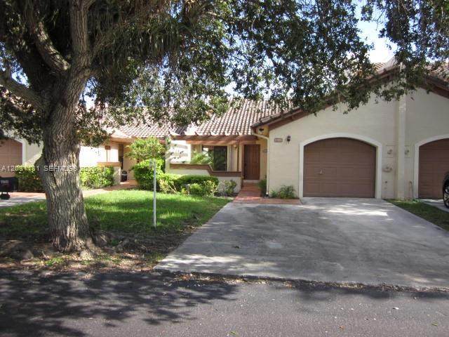 11449 84 LN - Photo 1