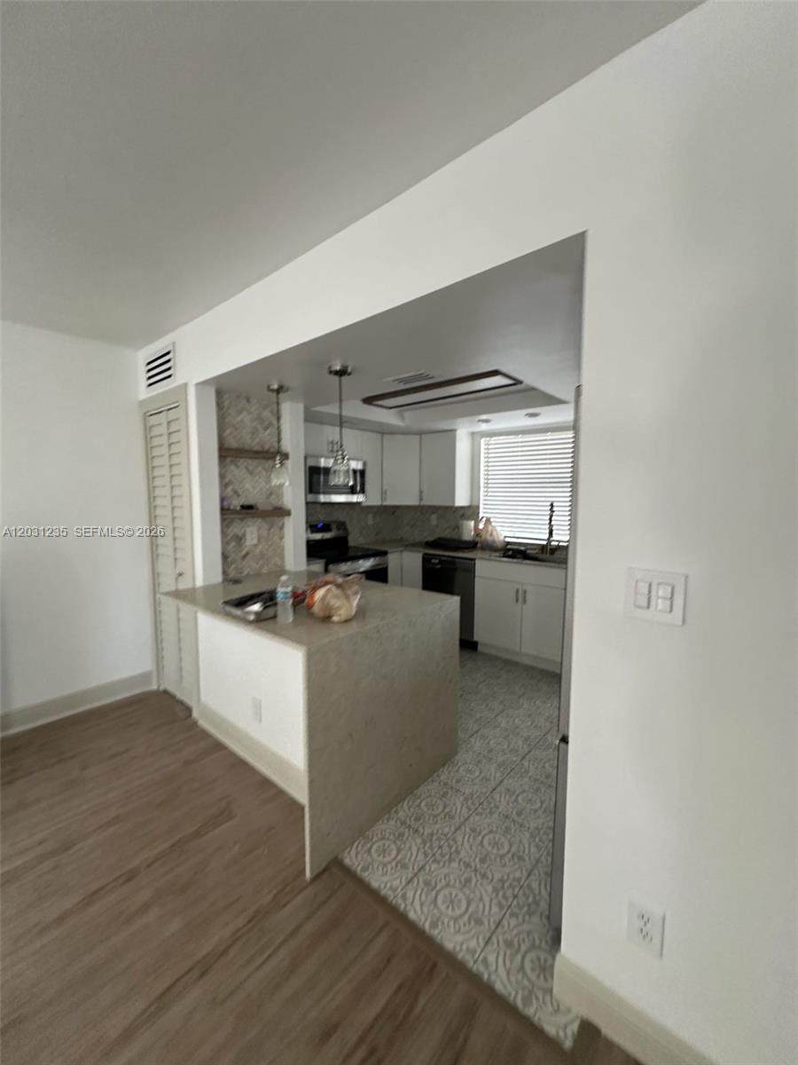 7112 113th Ct - Photo 1
