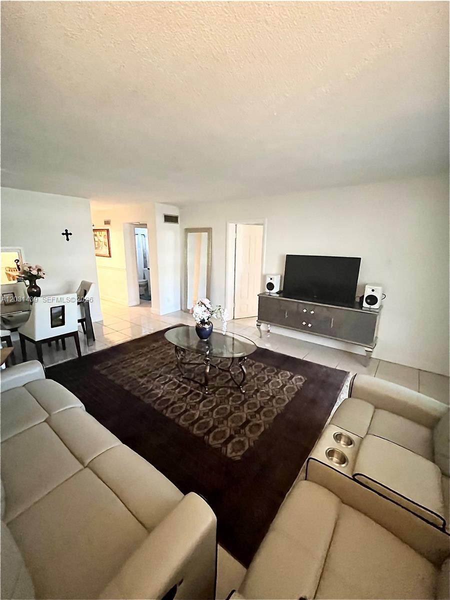 2581 Garden Dr N - Photo 1