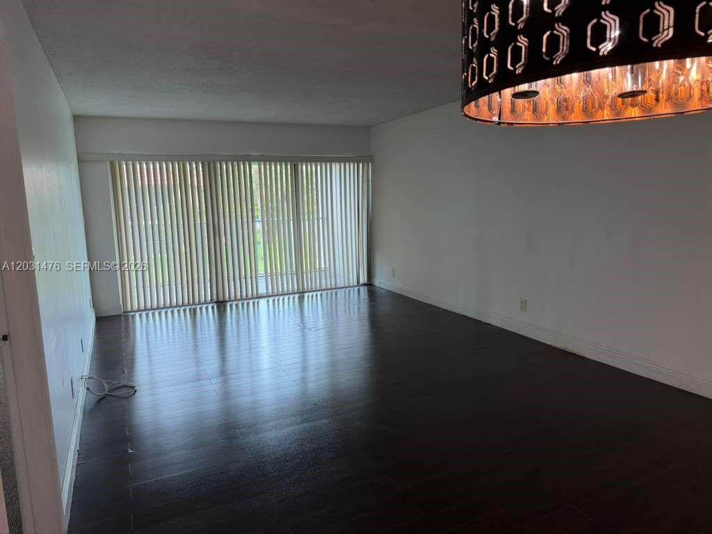 140 Lakeview Dr - Photo 1