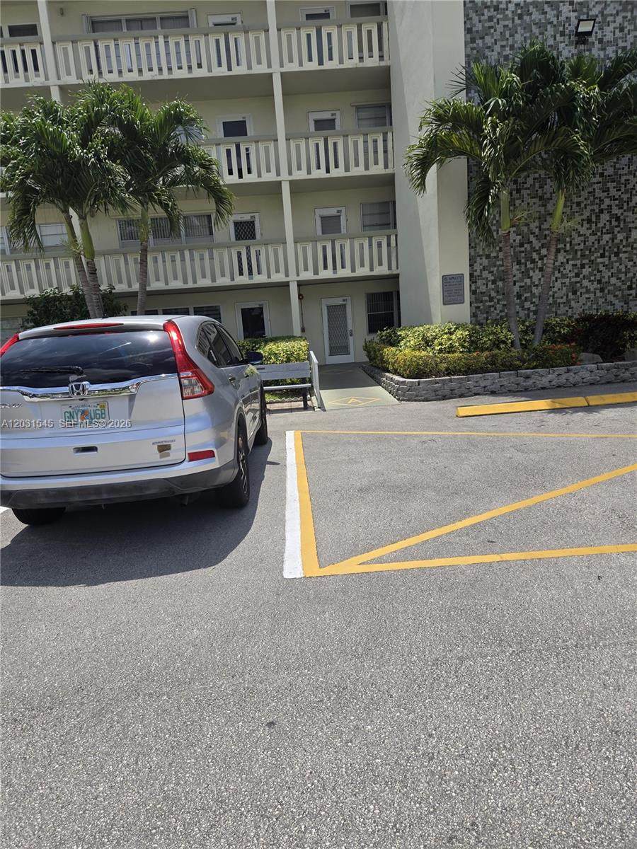 https://bt-photos.global.ssl.fastly.net/miami/orig_boomver_1_A12031545-2.jpg