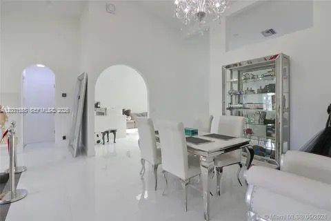 https://bt-photos.global.ssl.fastly.net/miami/orig_boomver_1_A12031555-2.jpg