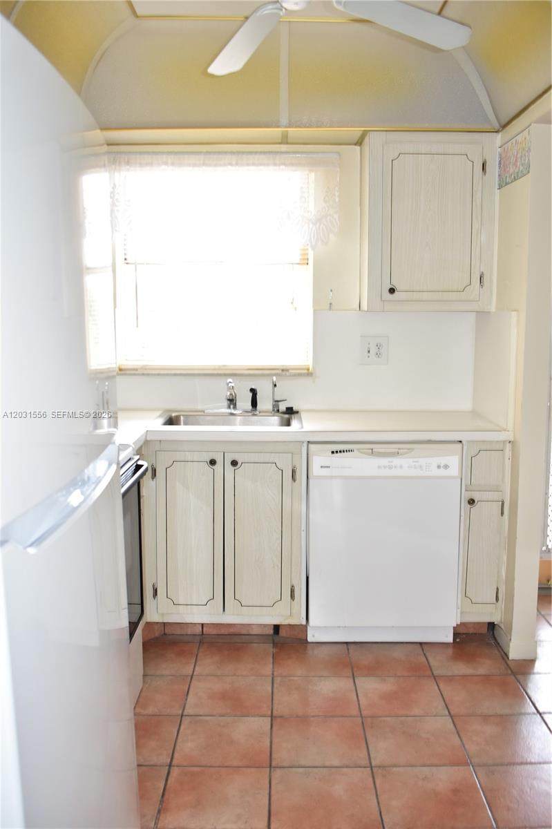 https://bt-photos.global.ssl.fastly.net/miami/1280_boomver_1_A12031556-2.jpg