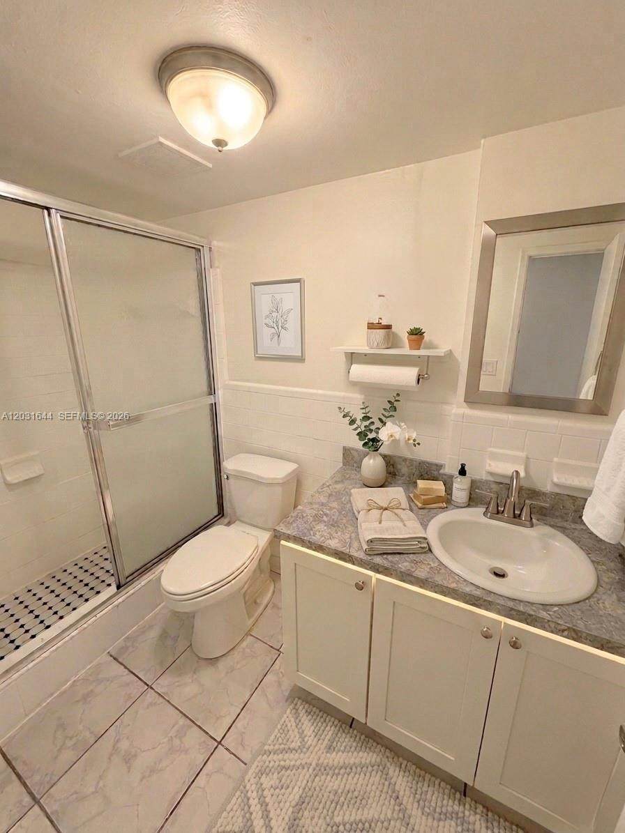 https://bt-photos.global.ssl.fastly.net/miami/orig_boomver_1_A12031644-2.jpg