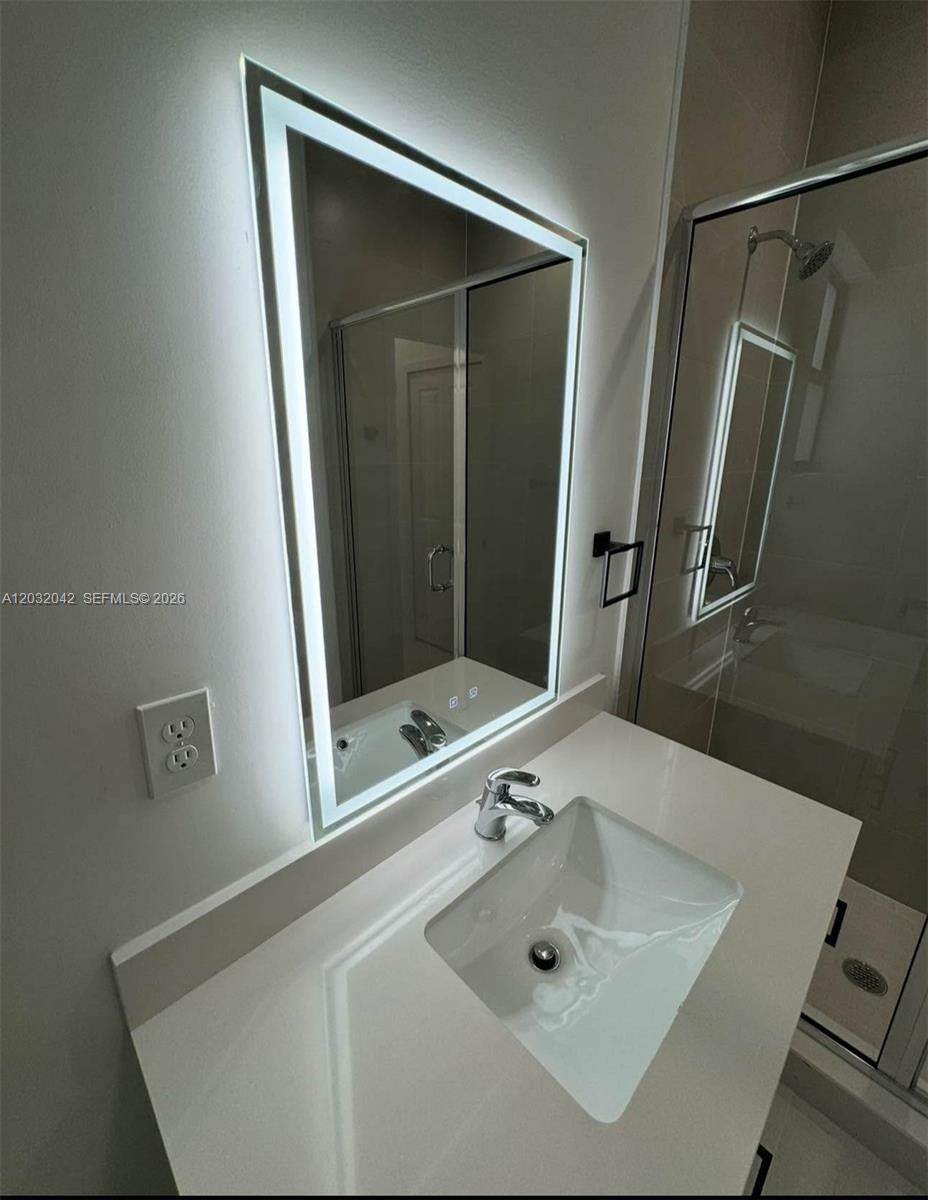 https://bt-photos.global.ssl.fastly.net/miami/orig_boomver_1_A12032042-2.jpg