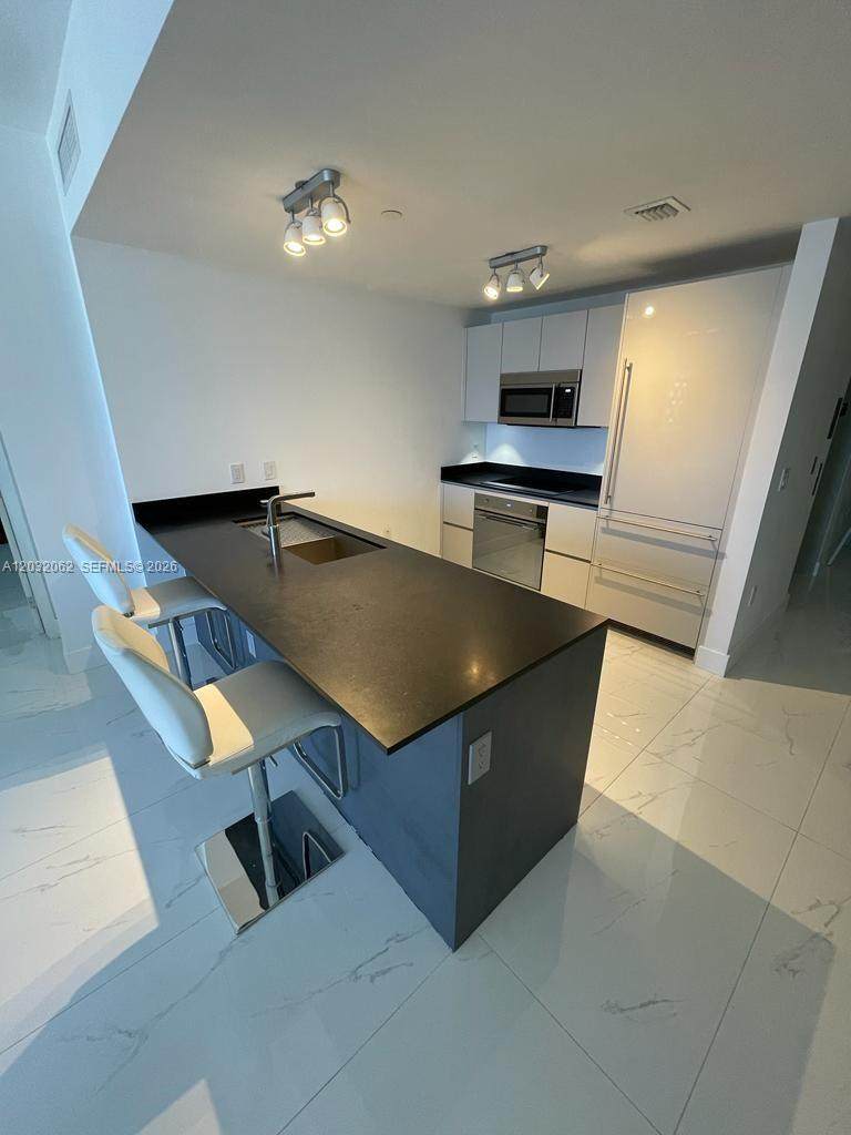 https://bt-photos.global.ssl.fastly.net/miami/orig_boomver_1_A12032062-2.jpg