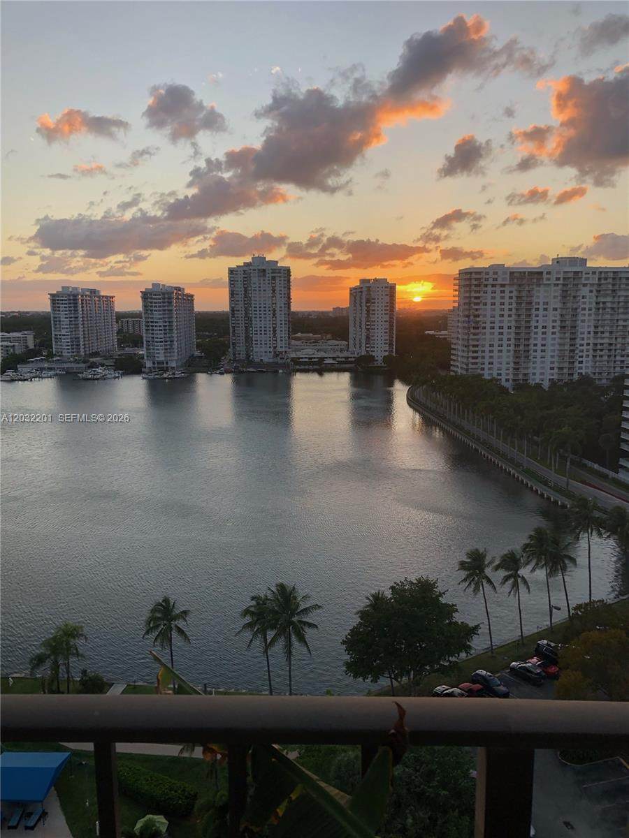 https://bt-photos.global.ssl.fastly.net/miami/1280_boomver_1_A12032201-2.jpg