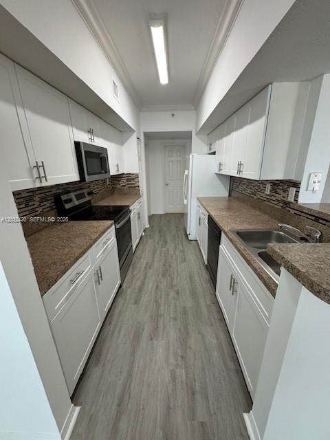 140 117th Ave - Photo 1