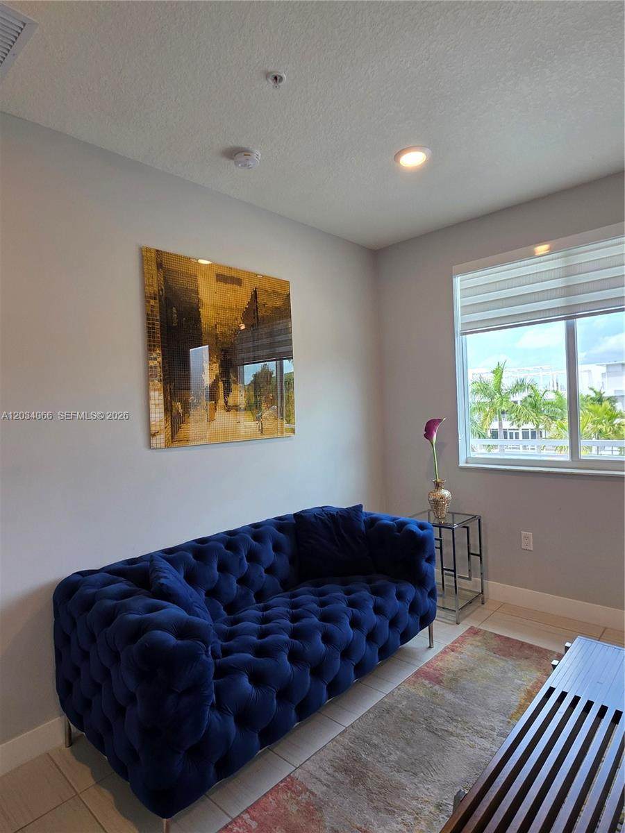 https://bt-photos.global.ssl.fastly.net/miami/orig_boomver_1_A12034066-2.jpg