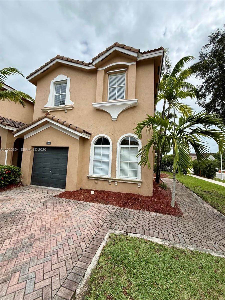 2462 15th Ct - Photo 1