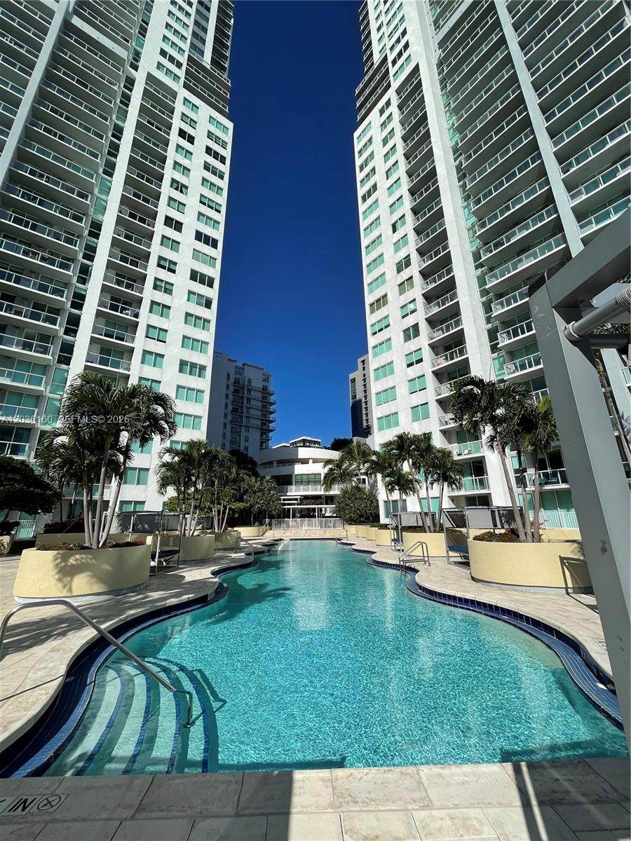 https://bt-photos.global.ssl.fastly.net/miami/orig_boomver_1_A12036160-2.jpg