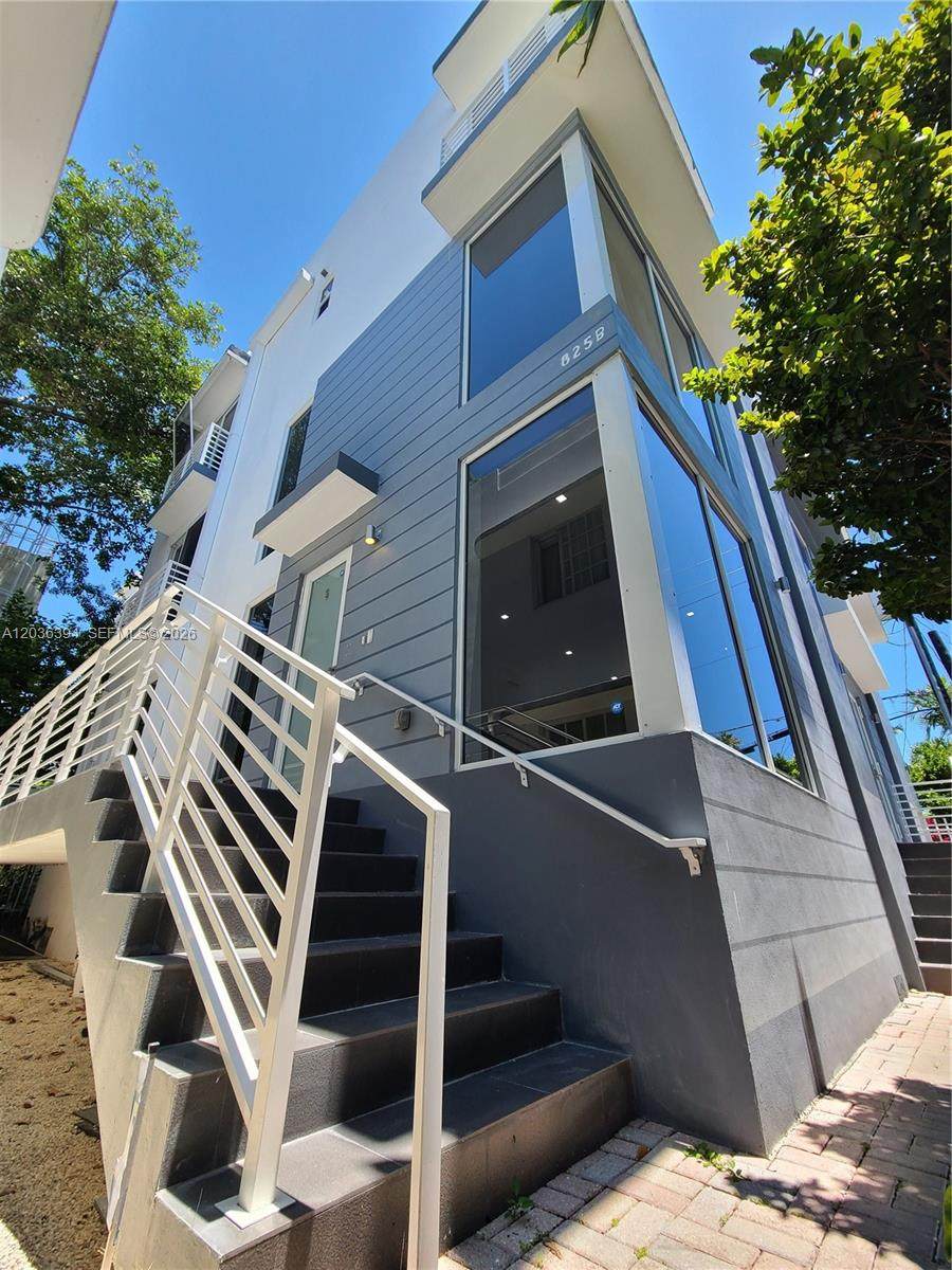 825 Michigan Ave - Photo 1
