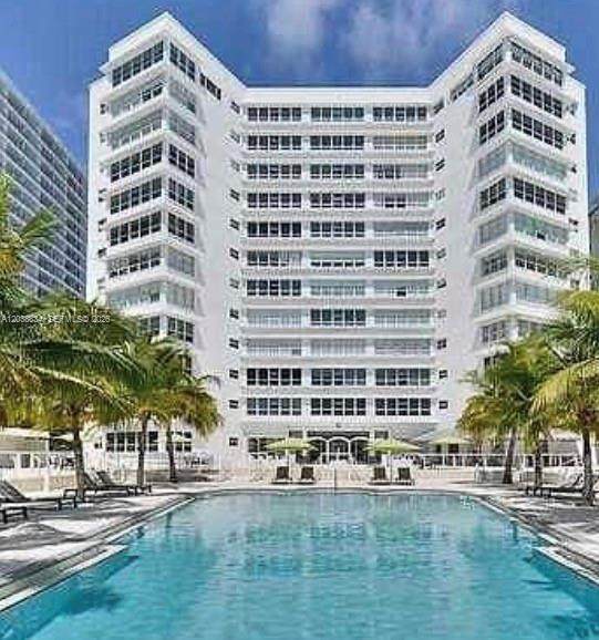 4925 Collins Ave - Photo 1