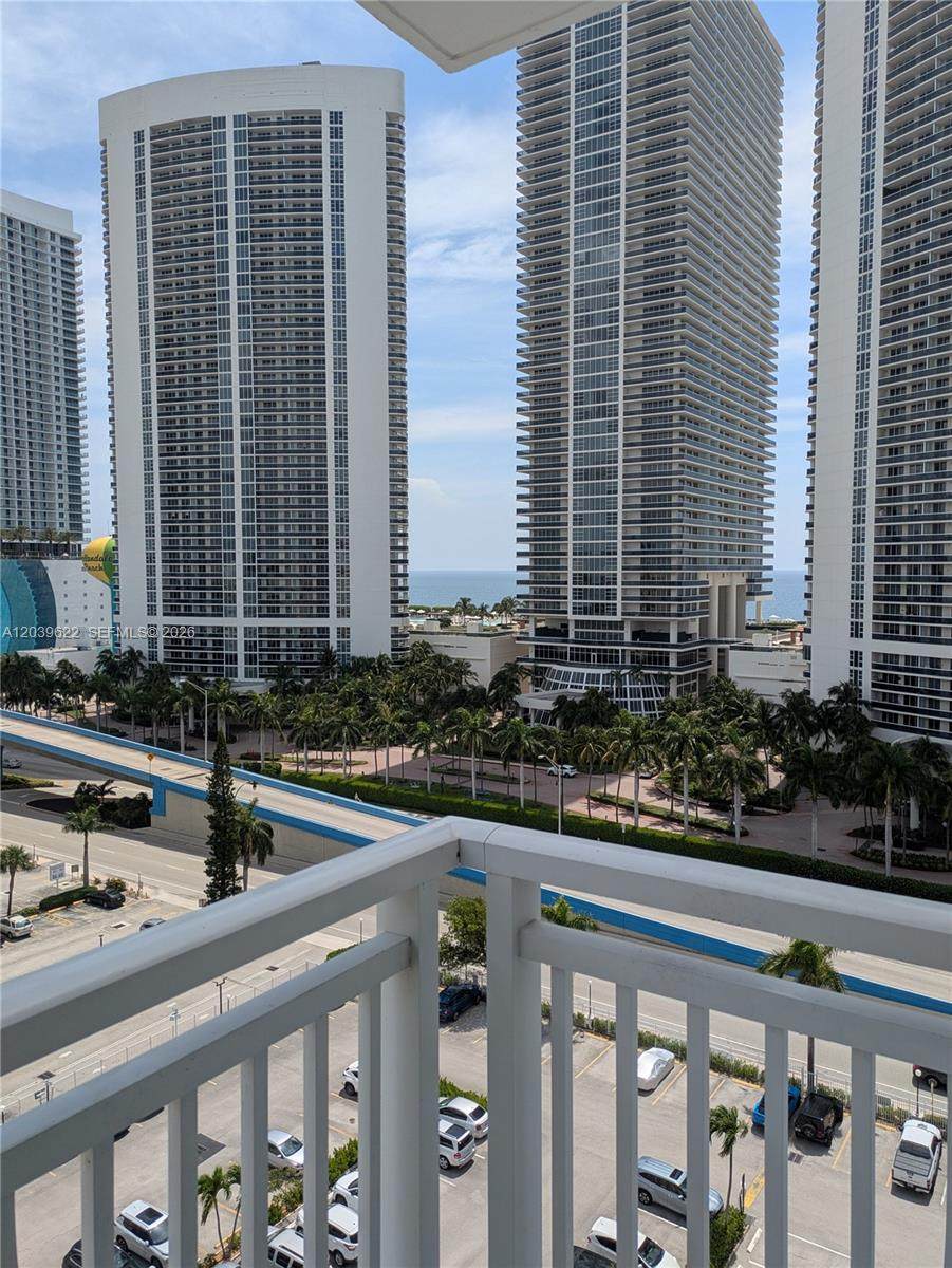 1849 Ocean Dr - Photo 1