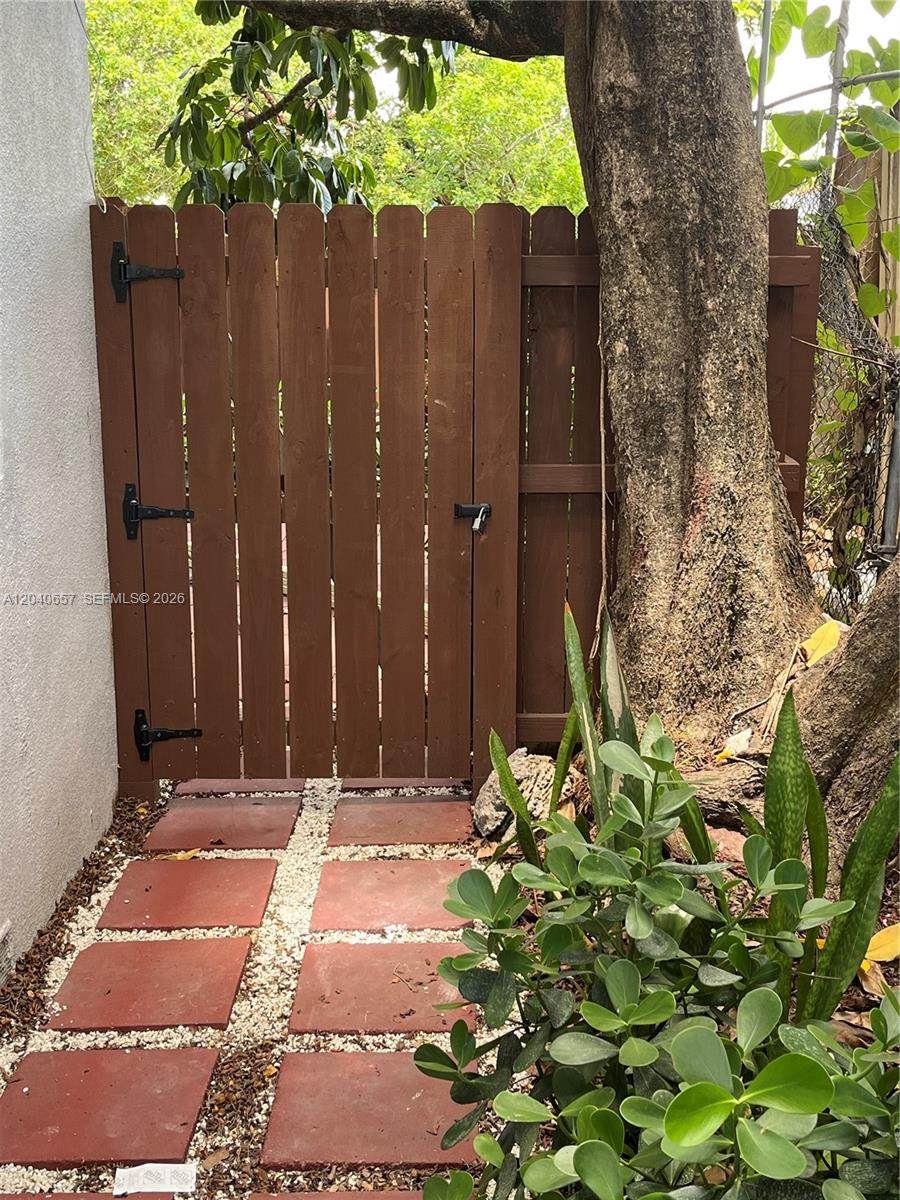 820 31st Ave - Photo 1
