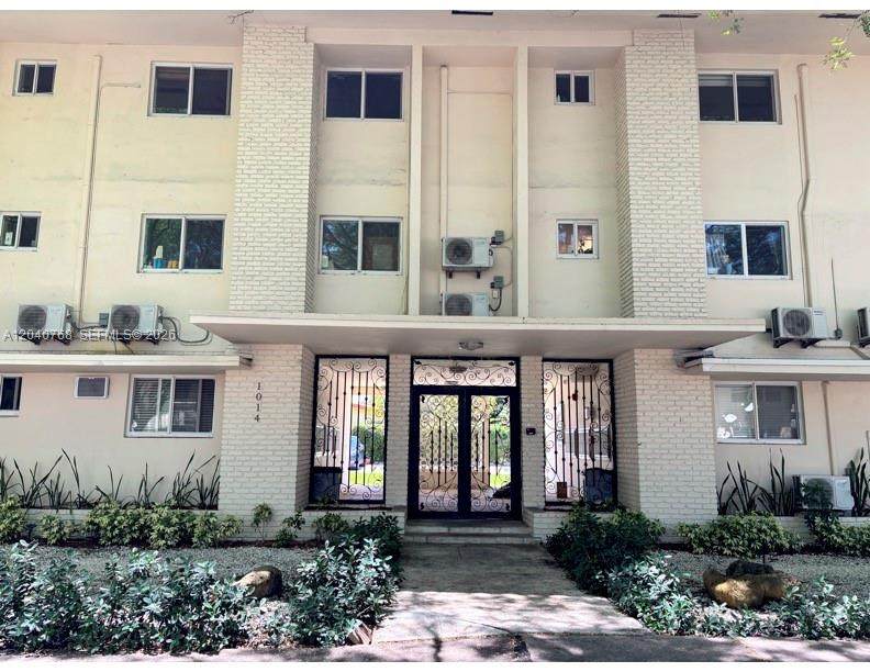 1014 Salzedo St - Photo 1