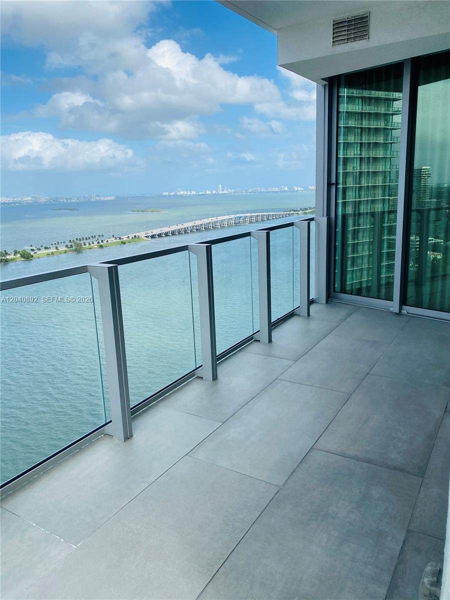 https://bt-photos.global.ssl.fastly.net/miami/orig_boomver_1_A12040892-2.jpg