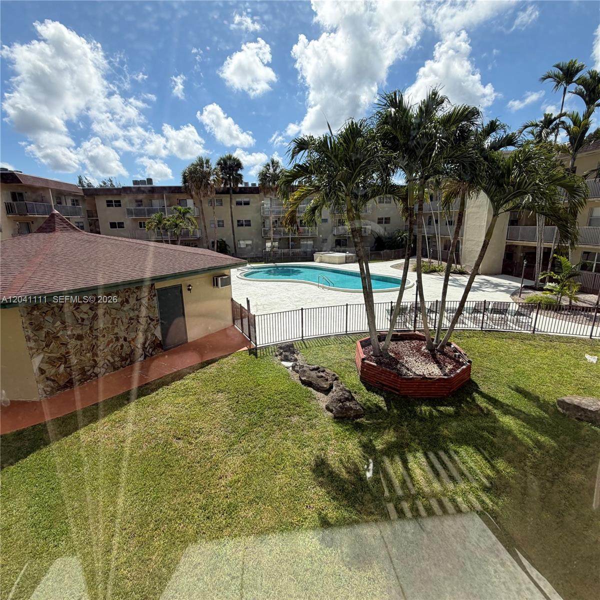 https://bt-photos.global.ssl.fastly.net/miami/orig_boomver_1_A12041111-2.jpg