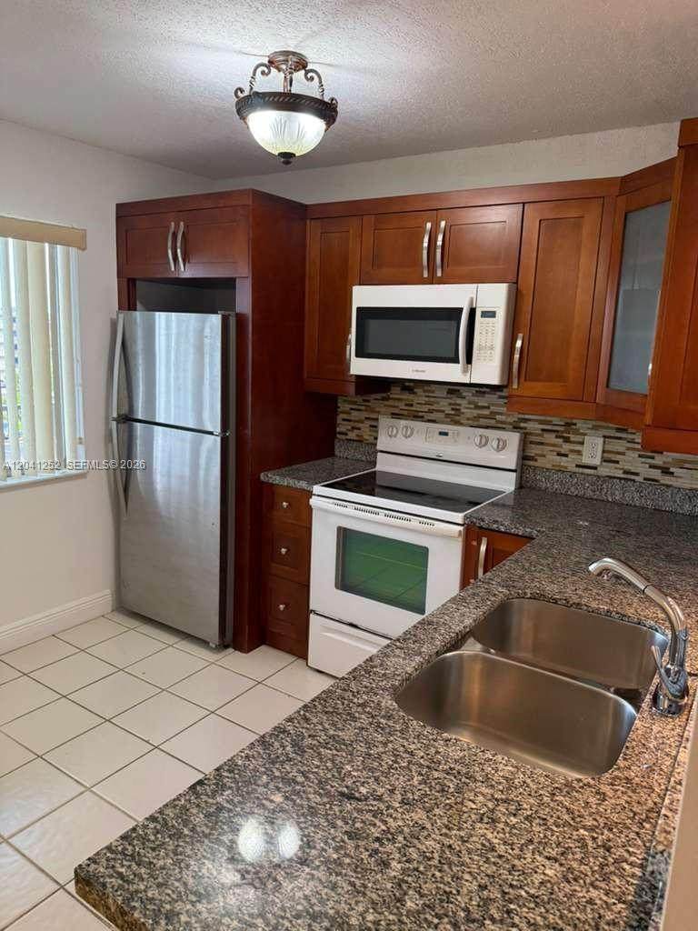 8610 Sherman Cir - Photo 1