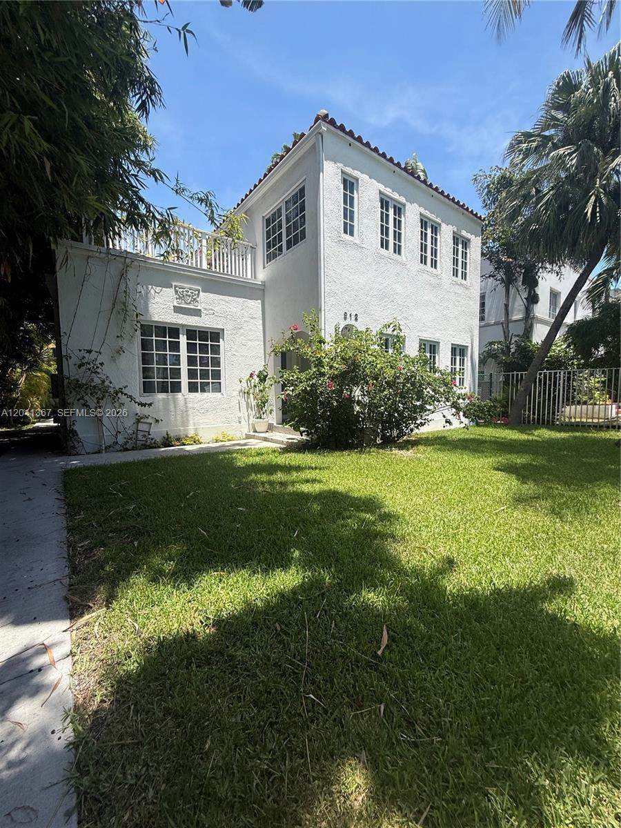 912 Euclid Ave - Photo 1
