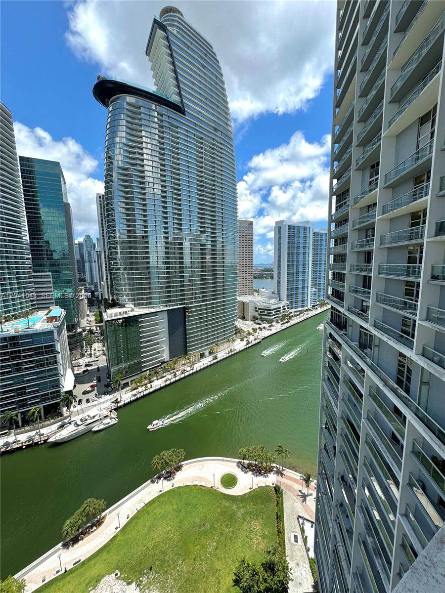 https://bt-photos.global.ssl.fastly.net/miami/1280_boomver_1_A12041544-2.jpg