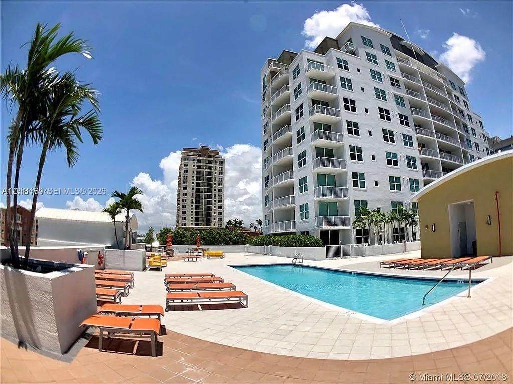 https://bt-photos.global.ssl.fastly.net/miami/1280_boomver_1_A12041769-2.jpg