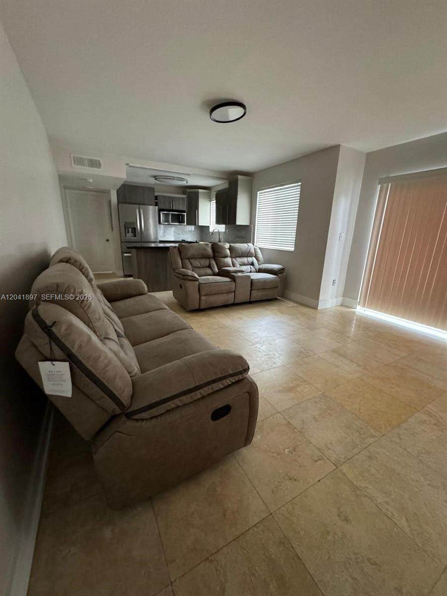 https://bt-photos.global.ssl.fastly.net/miami/orig_boomver_1_A12041897-2.jpg