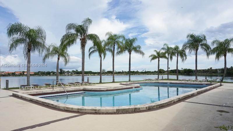 https://bt-photos.global.ssl.fastly.net/miami/orig_boomver_1_A12041940-2.jpg