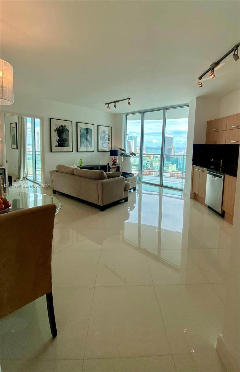 350 Miami Ave - Photo 1