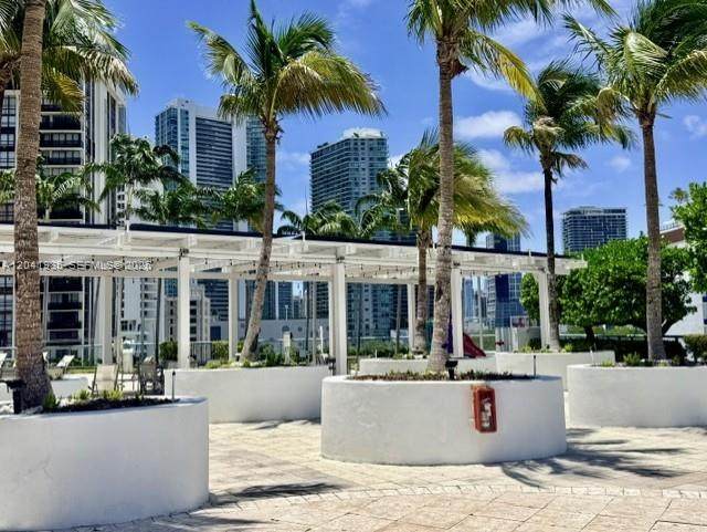 https://bt-photos.global.ssl.fastly.net/miami/orig_boomver_1_A12041985-2.jpg