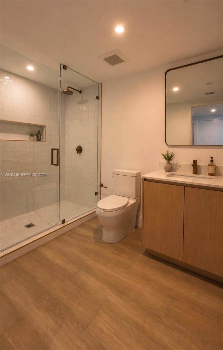 https://bt-photos.global.ssl.fastly.net/miami/orig_boomver_1_A12042116-2.jpg