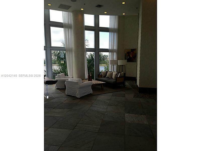 https://bt-photos.global.ssl.fastly.net/miami/orig_boomver_1_A12042145-2.jpg