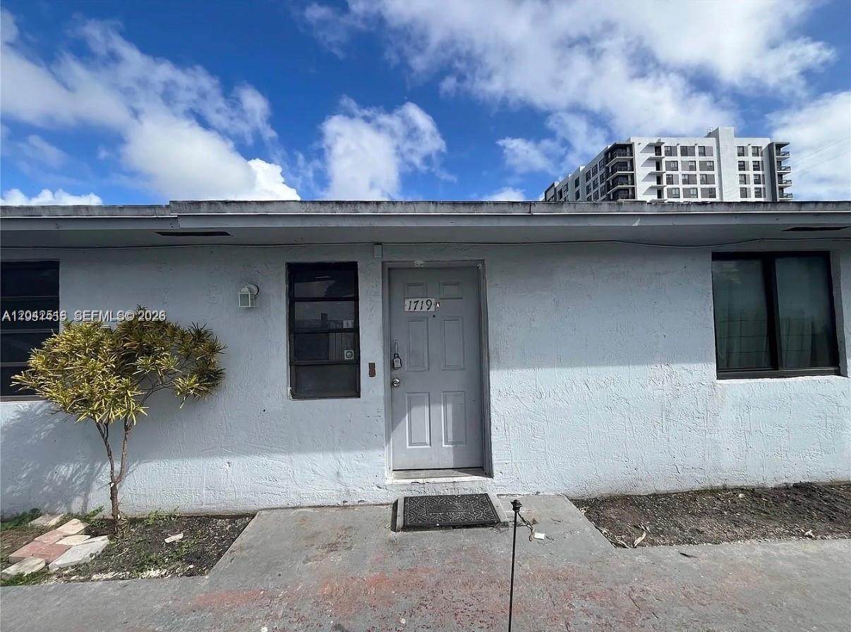 1717 16th St - Photo 1