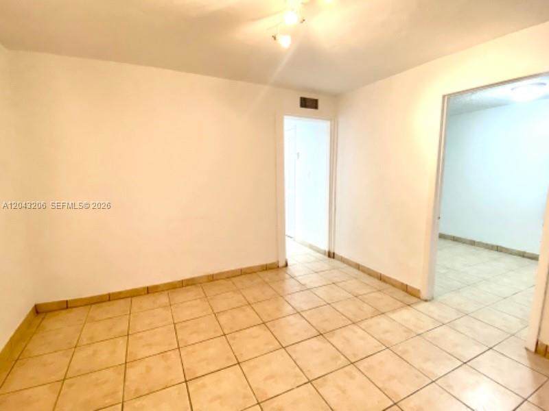 4307 9th St - Photo 1