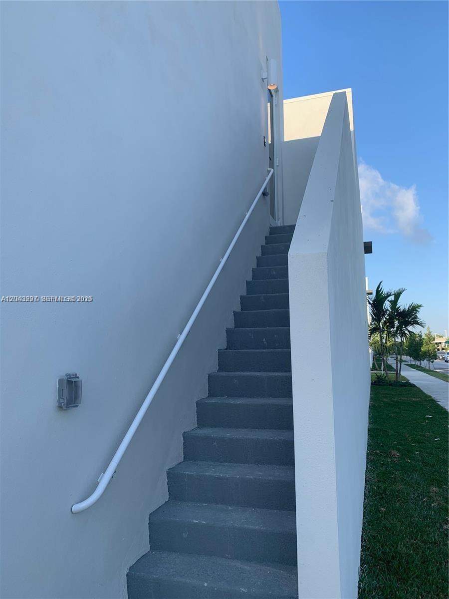 https://bt-photos.global.ssl.fastly.net/miami/orig_boomver_1_A12043297-2.jpg