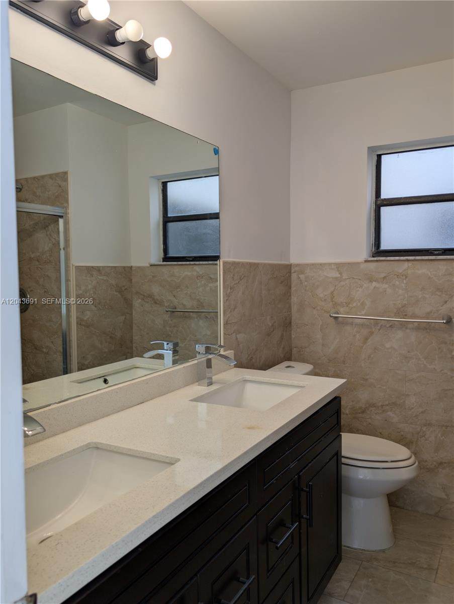 https://bt-photos.global.ssl.fastly.net/miami/1280_boomver_1_A12043691-2.jpg